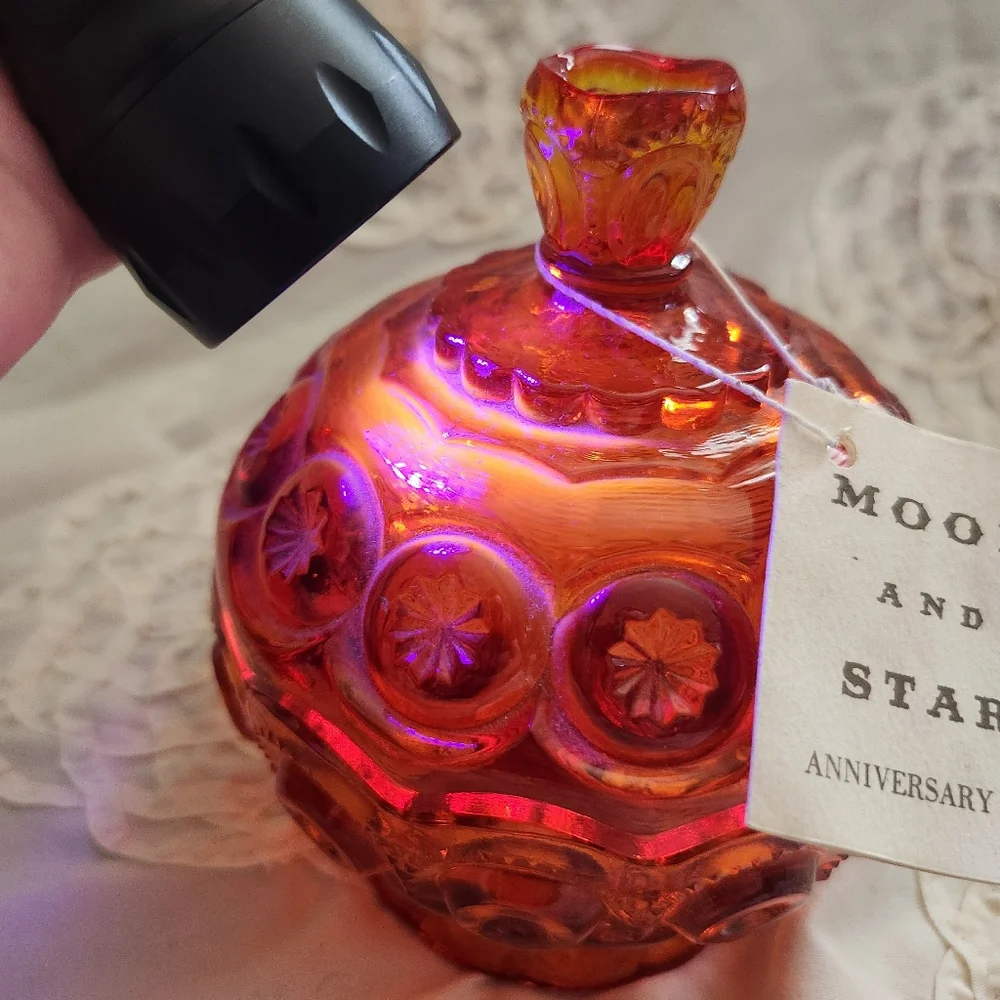 L E Smith Moon & Stars Amberina Candy Dish with Lid - Picture 4 of 10